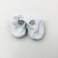 Bear Appliqued White Baby Shoes - Size 0