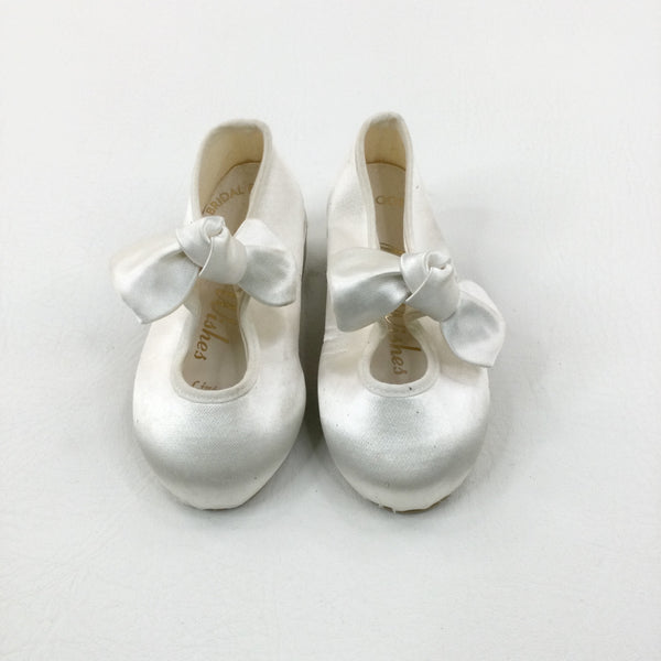 Bows White Dancing Shoes - Size 5