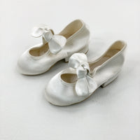 Bows White Dancing Shoes - Size 5