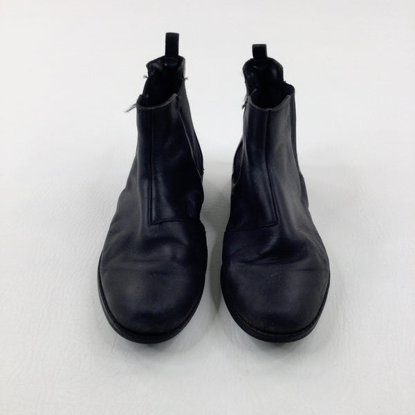 Black Boots - Shoe Size 3G