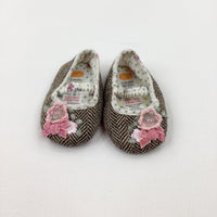 **NEW** Embroidered Patterned Brown Baby Shoes- Girls - Shoe Size 1