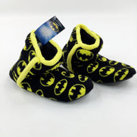 **NEW** Batman Yellow & Black Slippers - Boys - Shoe Size 2