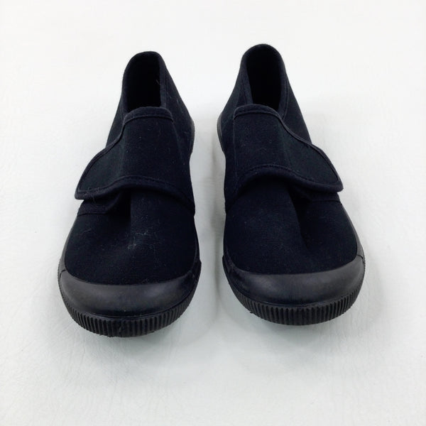 Black Plimsolls - Boys/Girls - Shoe Size 11