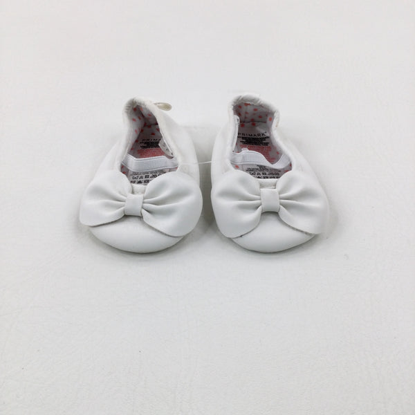 Bows White Baby Shoes - Girls - Shoe Size 2