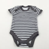 Grey & White Striped Short Sleeve Bodysuit - Boys/Girls Newborn