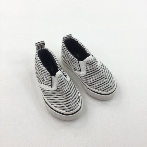 Black & White Canvas Shoes - Boys - Shoe Size 3 (6-9 Months)