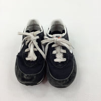 Nike Swish Black Trainers - Boys/Girls - Shoe Size 9.5