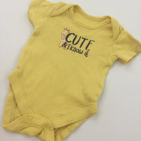 'Cute & I Know It' Giraffe Yellow Short Sleeve Bodysuit  - Boys Tiny Baby