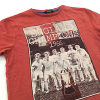 'England Champions 1966' Meerkats Red T-Shirt - Boys 6-7 Years